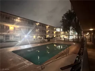 Photo #5: 2550784 Listing