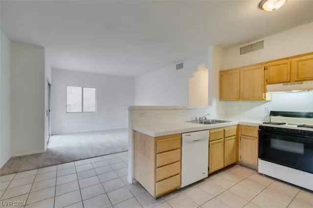 MLS: 2550808 Condo For Sale