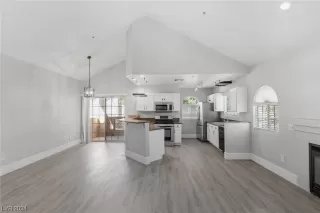 Photo #1: 2550841 Listing