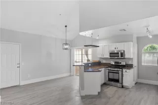 Photo #2: 2550841 Listing