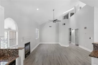 Photo #3: 2550841 Listing