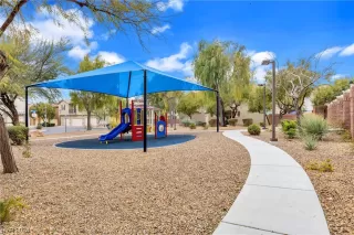 Photo #3: 2550858 Listing