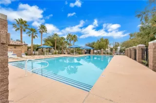 Photo #4: 2550858 Listing