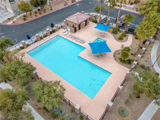 Photo #6: 2550858 Listing