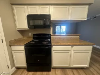 Photo #4: 2550861 Listing 