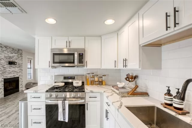 MLS: 2550877 Condo For Sale