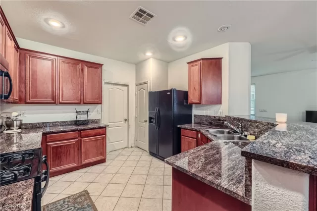 MLS: 2550882 Condo For Sale