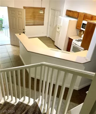 Photo #6: 2550885 Listing