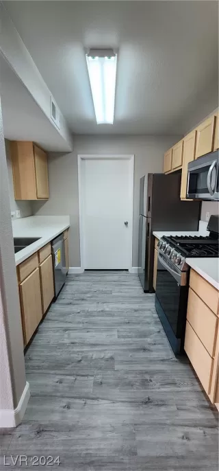 Photo #4: 2550893 Listing 