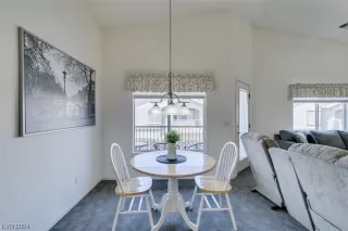 Photo #4: 2550905 Listing