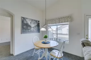 Photo #5: 2550905 Listing