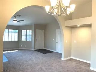 Photo #5: 2550909 Listing 