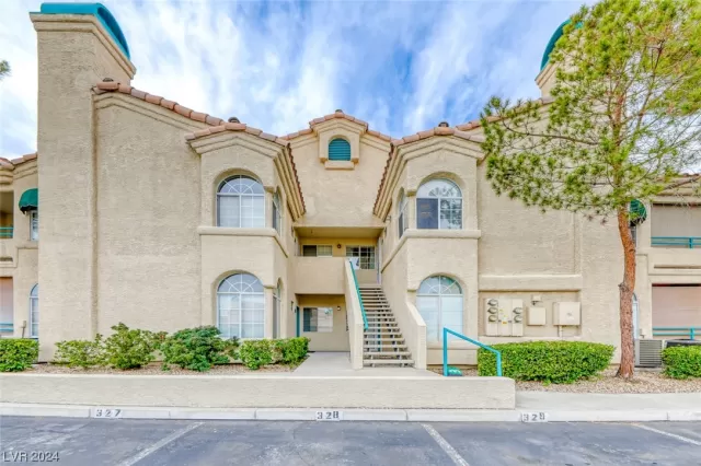 MLS: 2550926 Condo For Sale