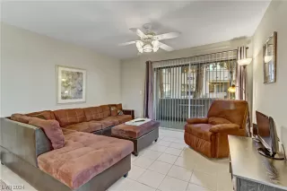 Photo #4: 2550937 Listing