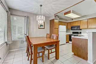 Photo #5: 2550937 Listing