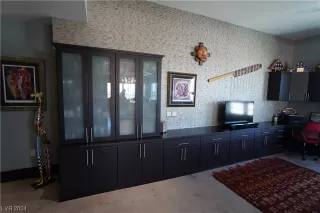 Photo #2: 2550949 Listing