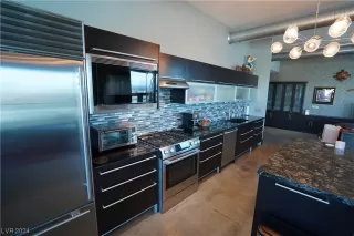 Photo #6: 2550949 Listing