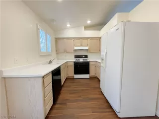 Photo #6: 2550964 Listing 