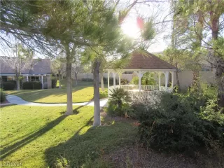 Photo #5: 2550987 Listing 