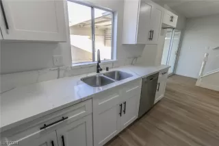 Photo #3: 2550994 Listing