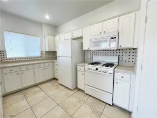 Photo #6: 2551020 Listing 