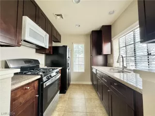 Photo #4: 2551025 Listing