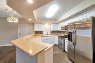 Photo #1: 2551037 Listing