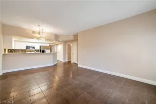 Photo #5: 2551037 Listing