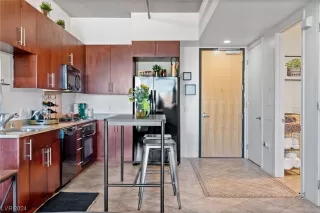 Photo #3: 2551041 Listing 