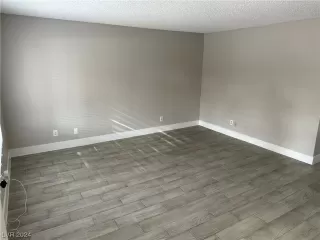 Photo #2: 2551051 Listing 