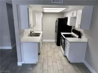 Photo #4: 2551051 Listing 