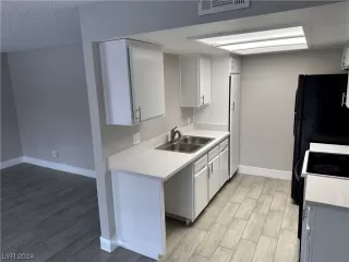 Photo #5: 2551051 Listing 