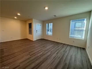 Photo #3: 2551053 Listing 