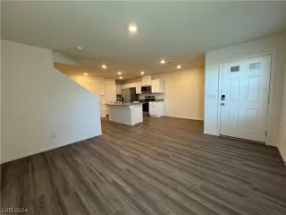 Photo #4: 2551053 Listing 