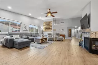 Photo #3: 2551065 Listing