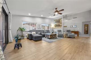 Photo #5: 2551065 Listing