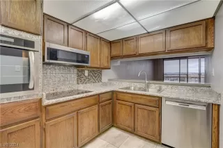 Photo #2: 2551116 Listing