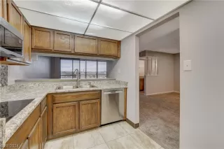 Photo #5: 2551116 Listing