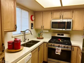 Photo #3: 2551121 Listing 