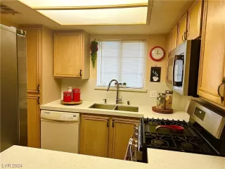 Photo #4: 2551121 Listing 