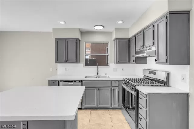 MLS: 2551142 Condo For Sale