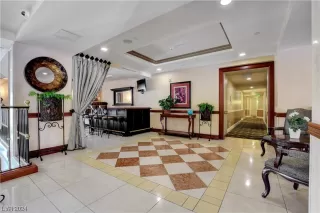 Photo #5: 2551147 Listing