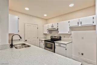 Photo #2: 2551161 Listing