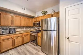 Photo #4: 2551216 Listing