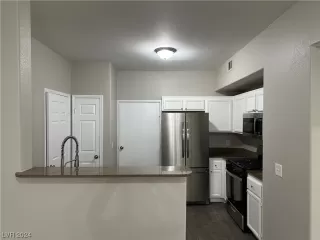 Photo #3: 2551225 Listing