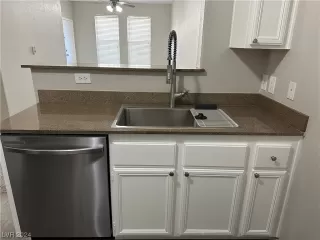 Photo #4: 2551225 Listing