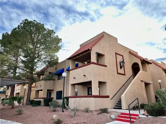 MLS: 2551243 Condo For Sale