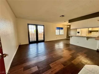 Photo #3: 2551243 Listing