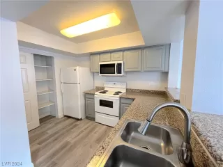 Photo #4: 2551259 Listing 