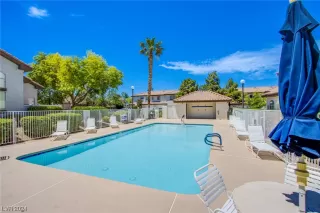 Photo #2: 2551319 Listing